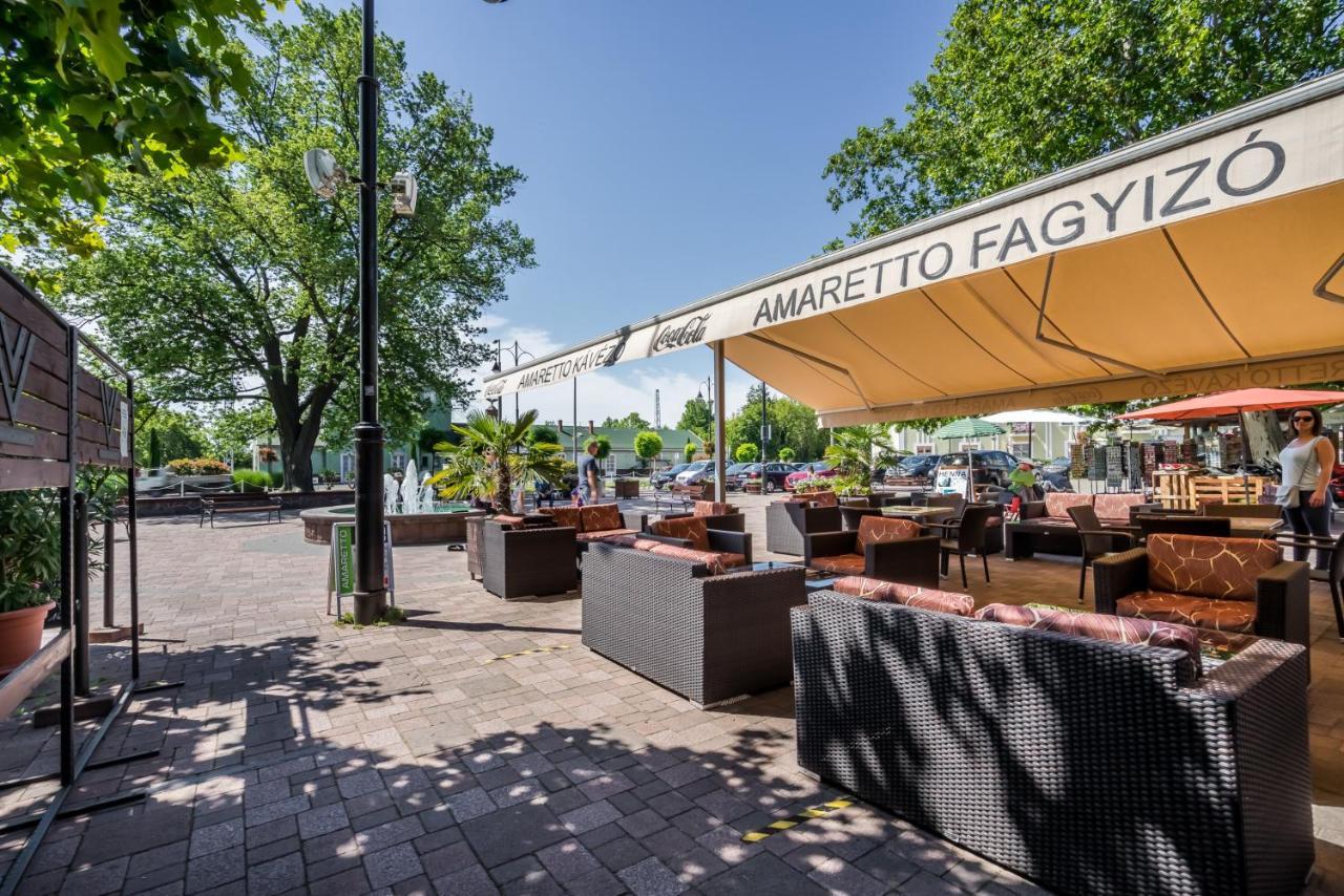 Hotel Clariss Balatonalmadi Exterior photo