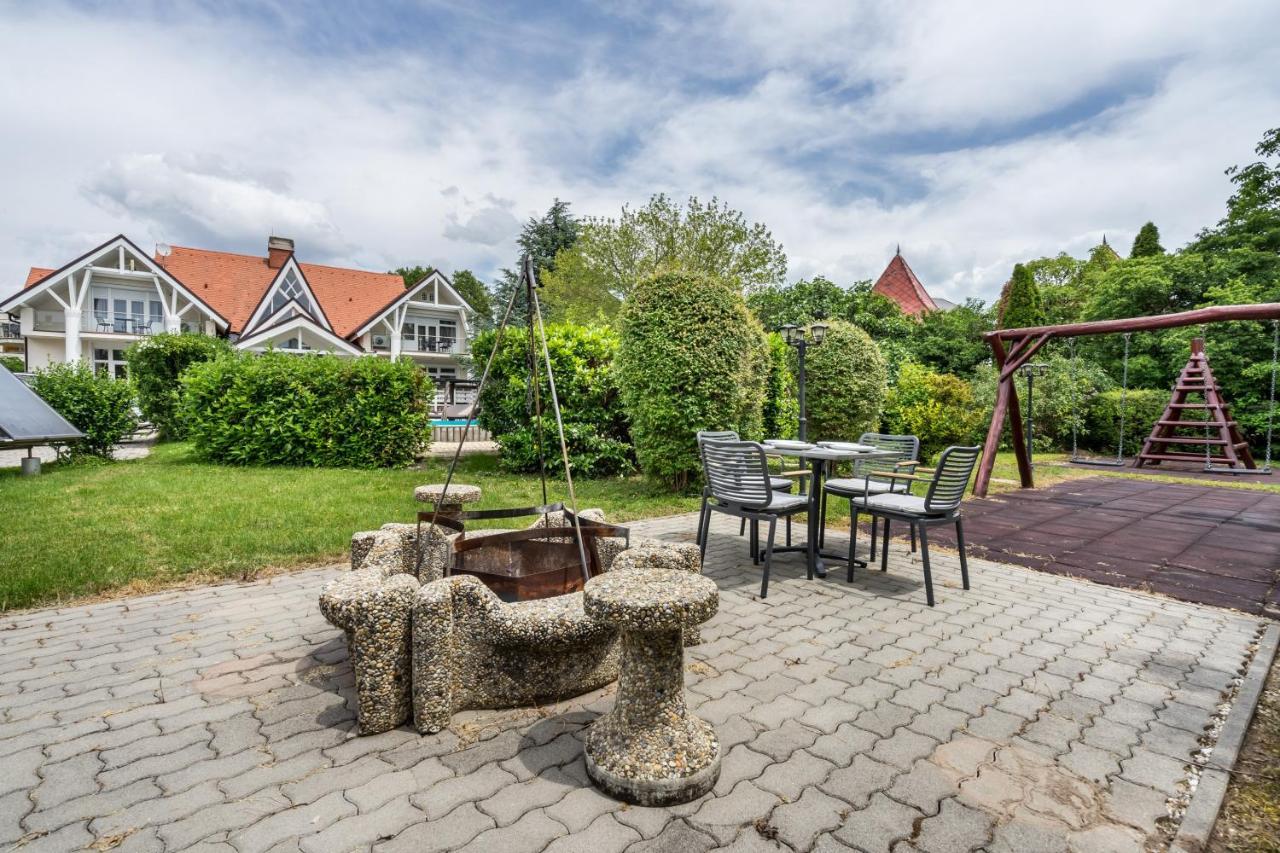 Hotel Clariss Balatonalmadi Exterior photo