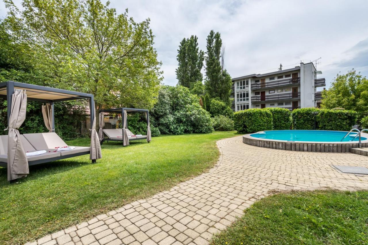 Hotel Clariss Balatonalmadi Exterior photo