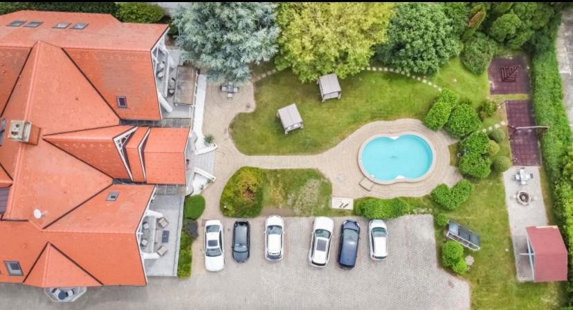 Hotel Clariss Balatonalmadi Exterior photo
