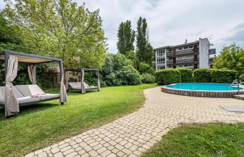 Hotel Clariss Balatonalmadi Exterior photo